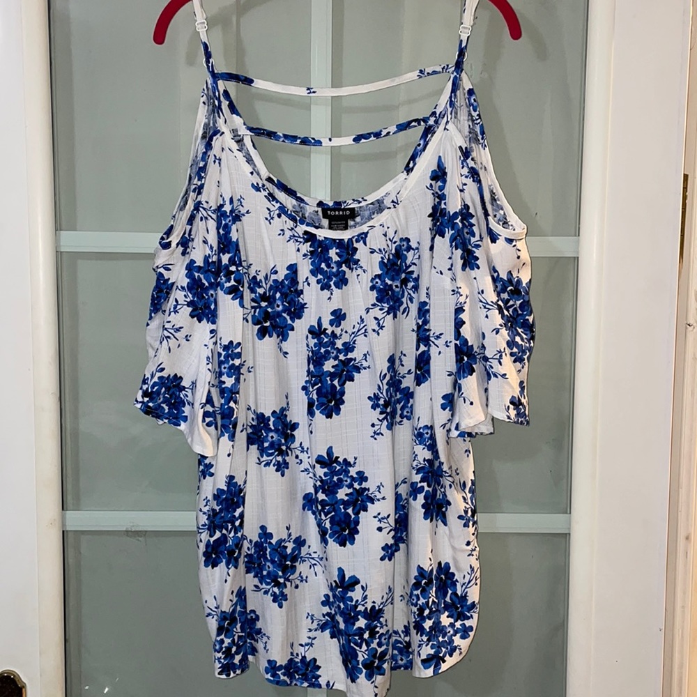 Torrid size 2 cold shoulder